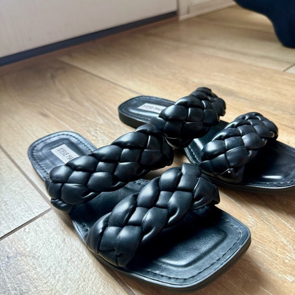 Steve Madden Black Braided Women's Sandals - Picture 4 of 6